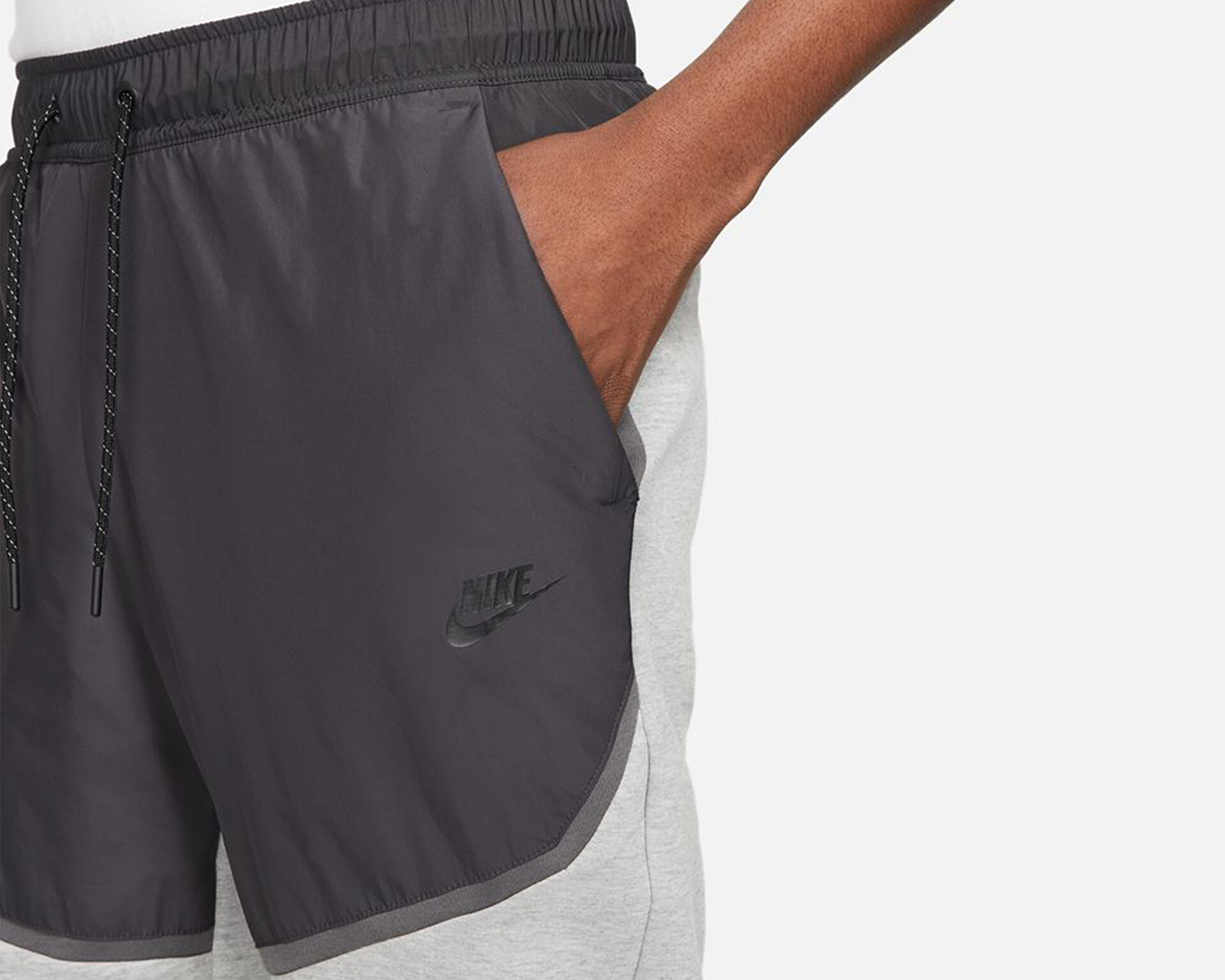 Find Men's Tracksuits. Nike CA