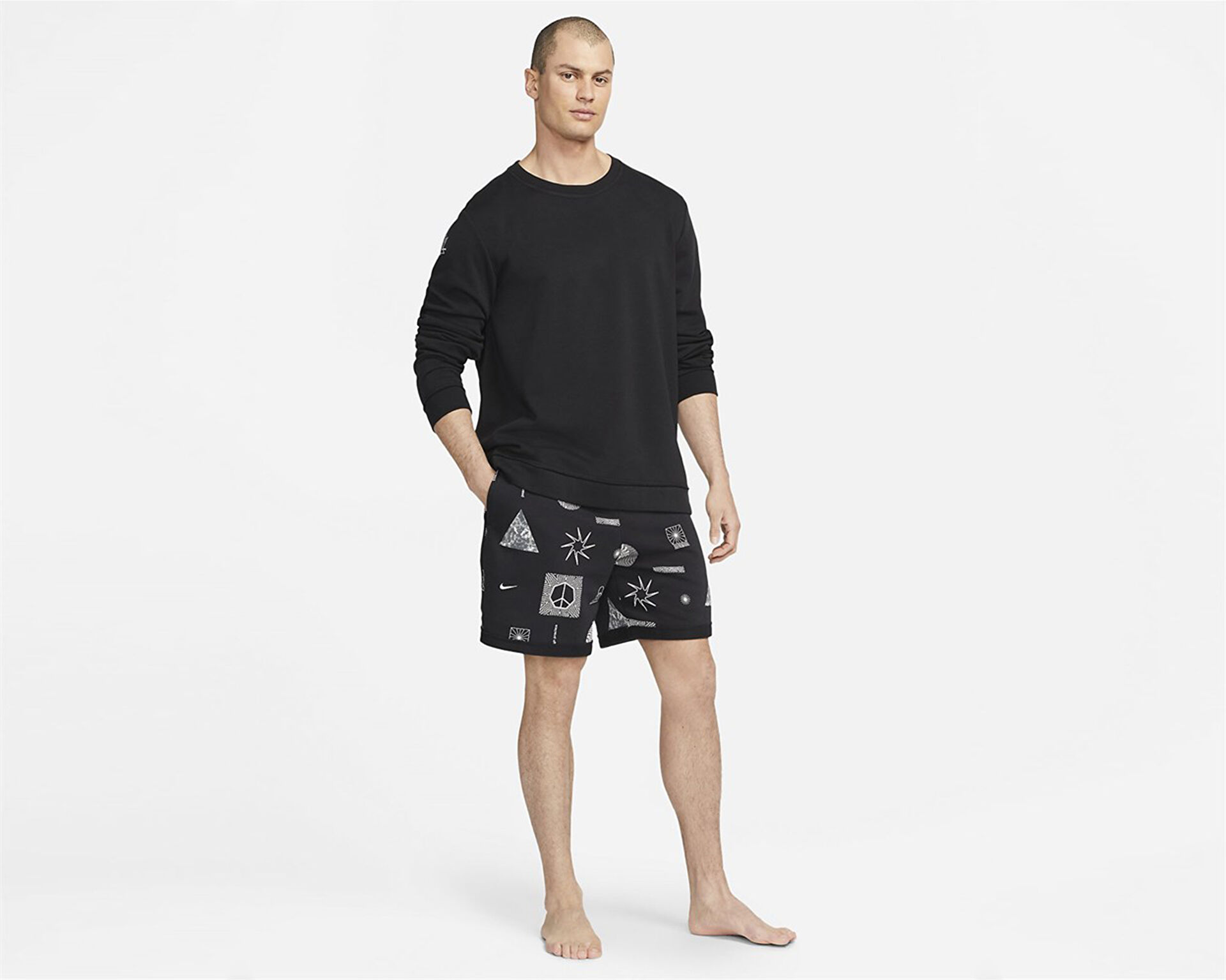 Nike fleece shorts outfit deals