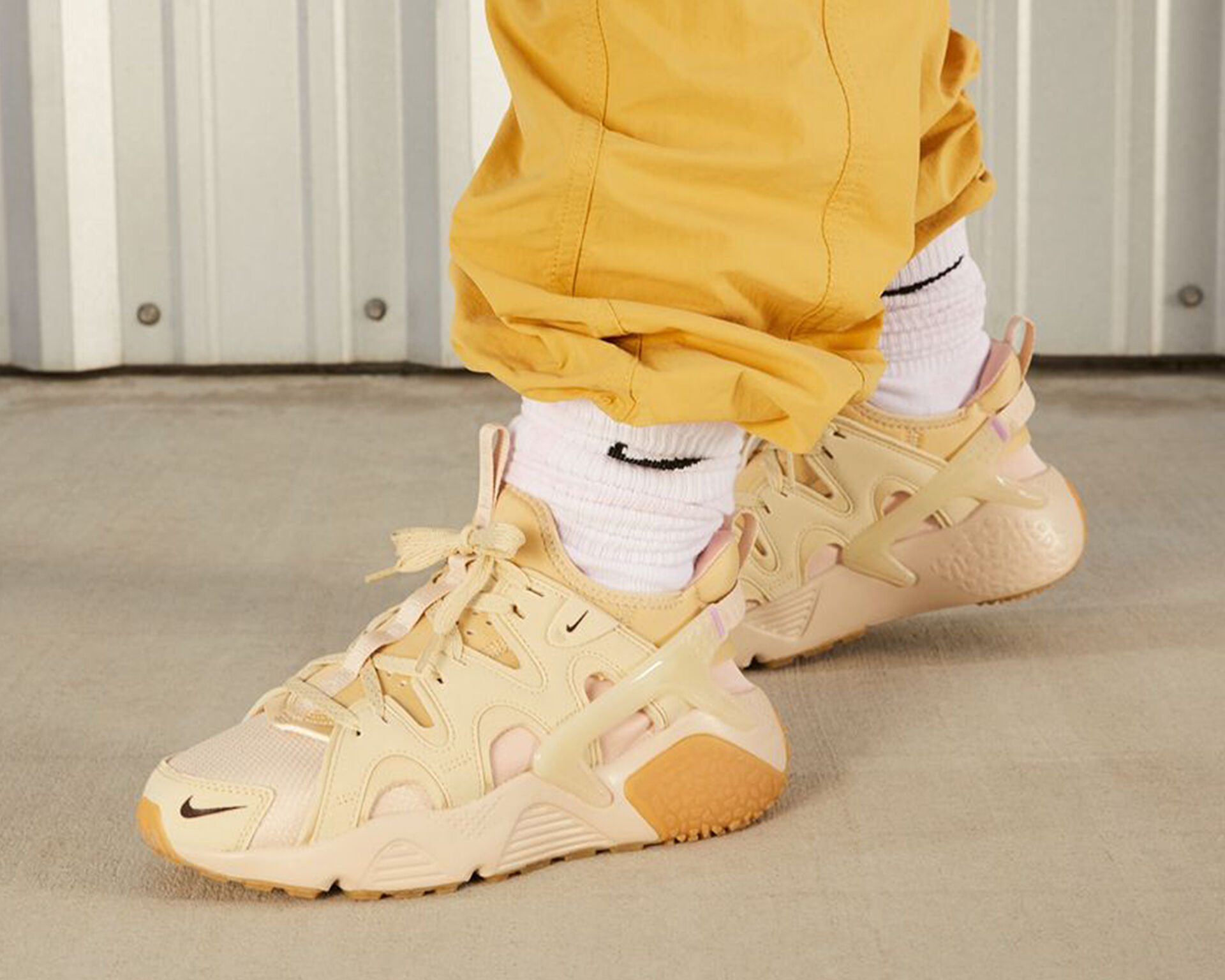 Nike Unisex Air Huarache Craft Krem DQ8031 100