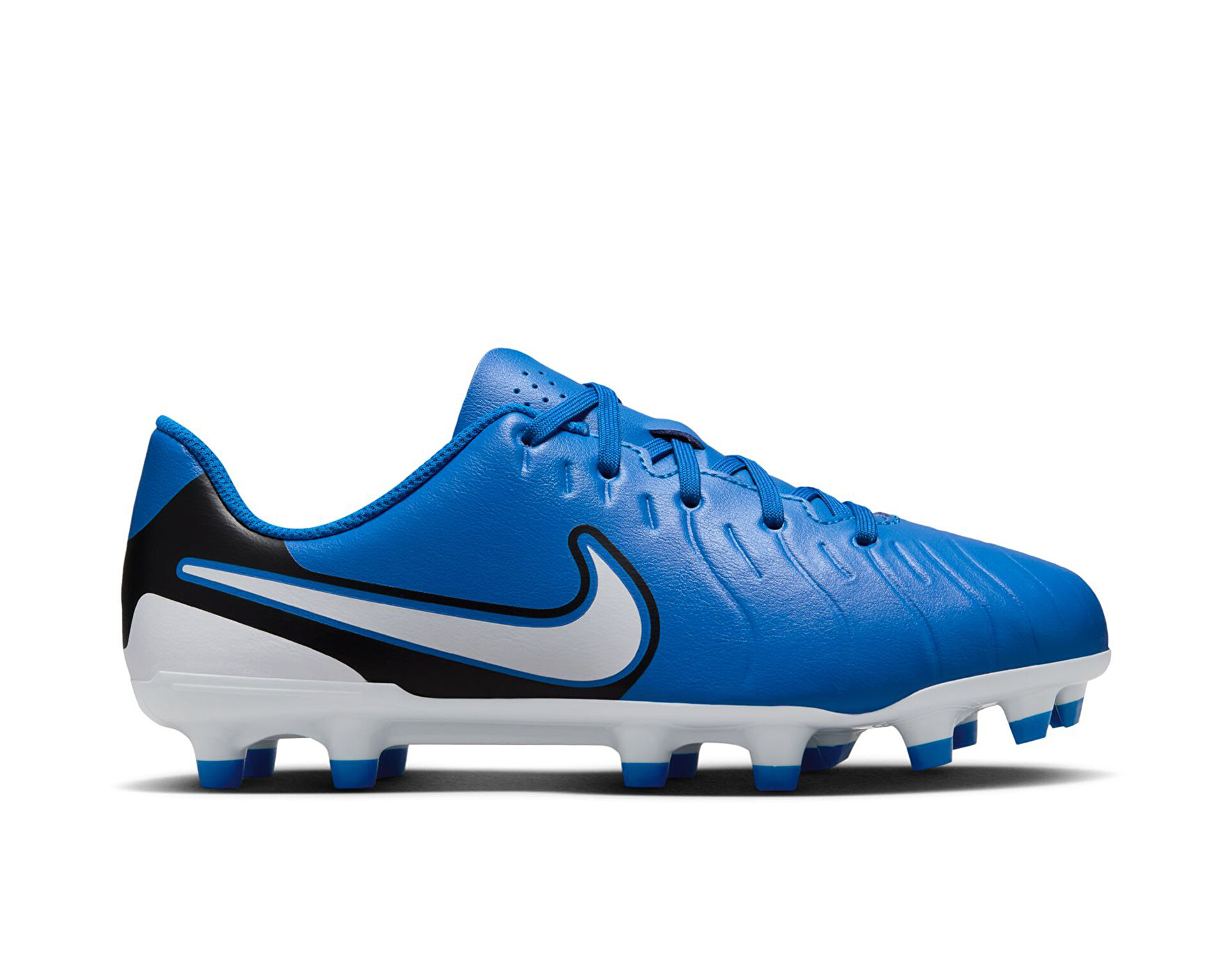 Nike soccer shoes tiempo top