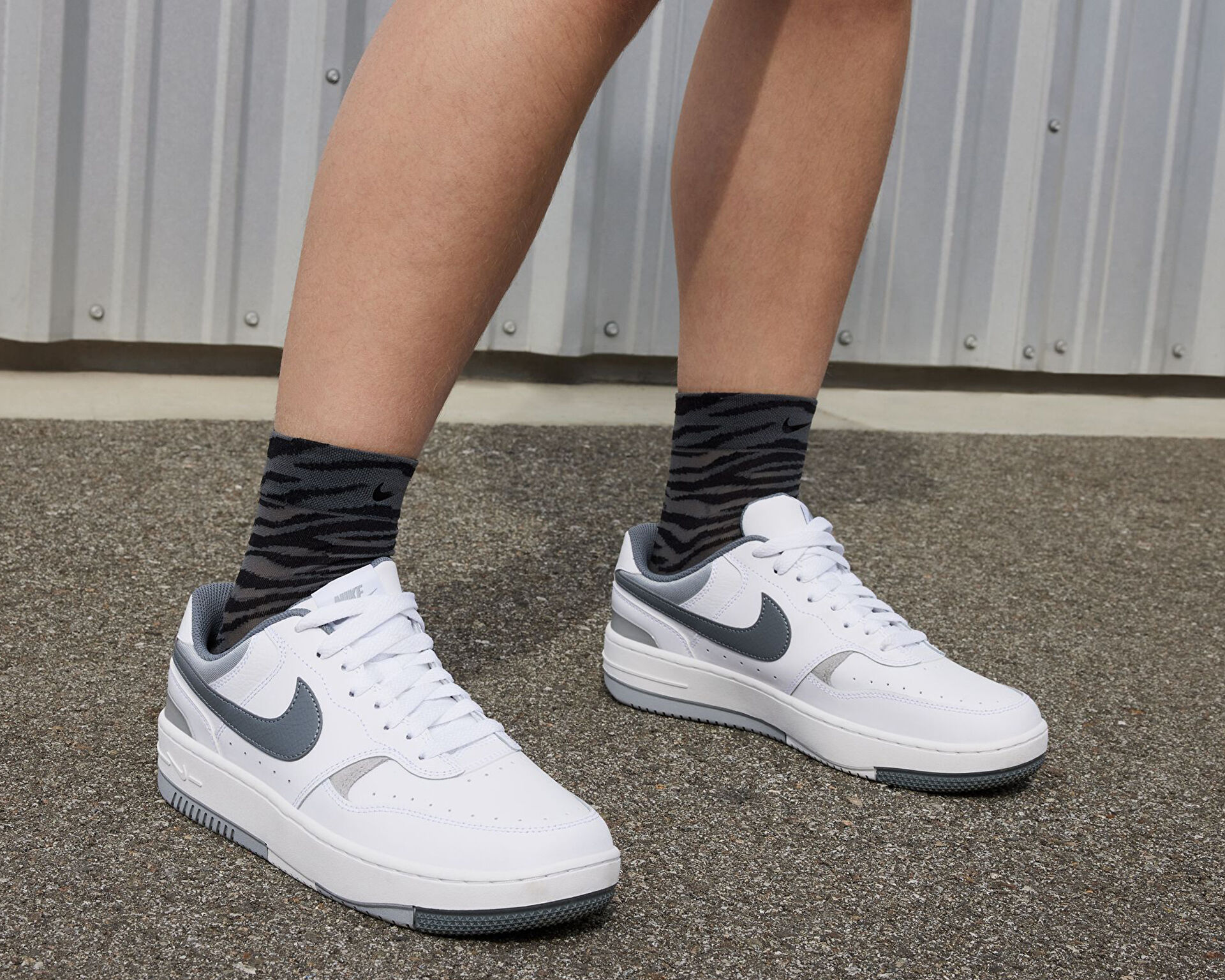 【テレビで話題】 Nike Kadın Wmns Gamma Force Beyaz DX9176-109 靴