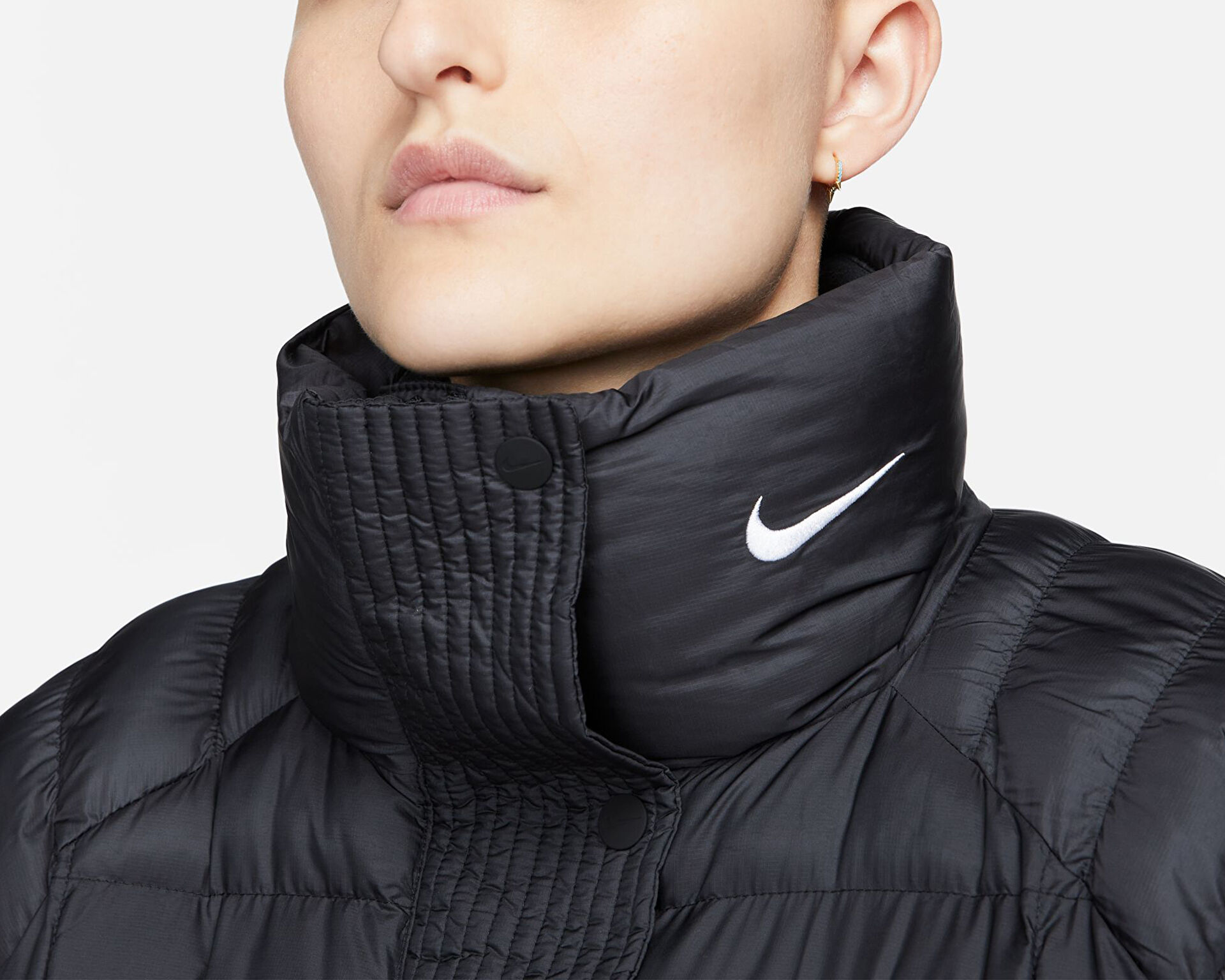 Nike Kad n Sportswear Swoosh Puffer Primaloft Siyah FB7670 010