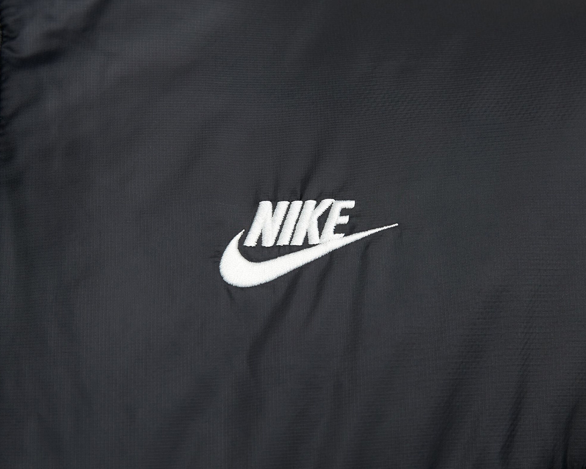 Nike hotsell logo vest