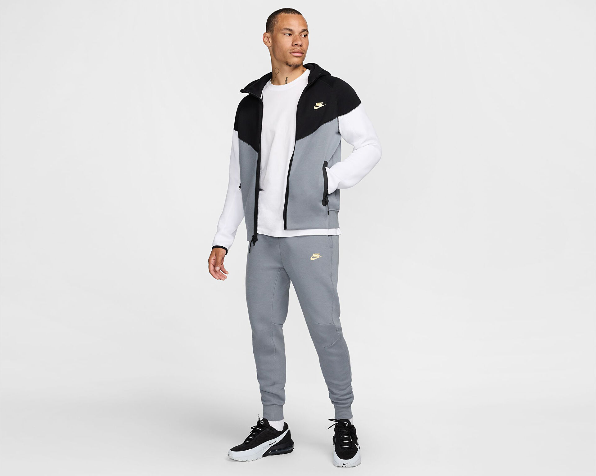 Nike tech poly windrunner deals
