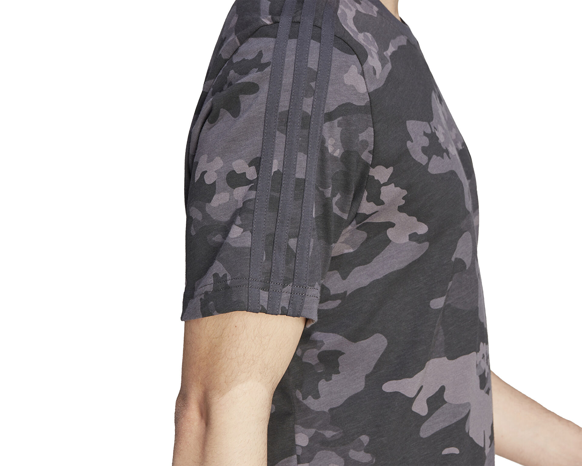 Adidas camouflage tee deals