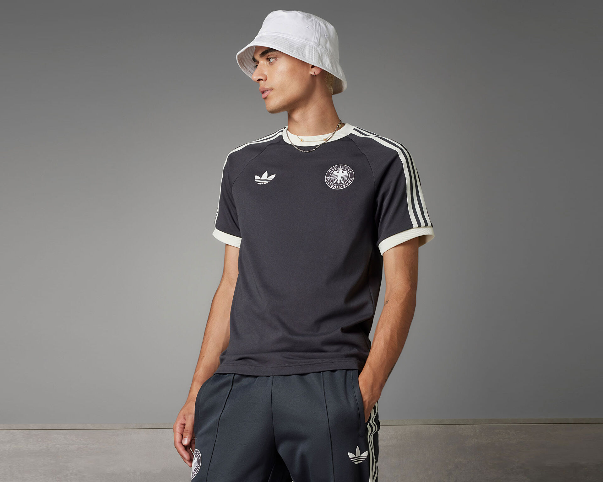 adidas Erkek Almanya Adicolor Classics 3 Stripes Ti ort Siyah IU2103