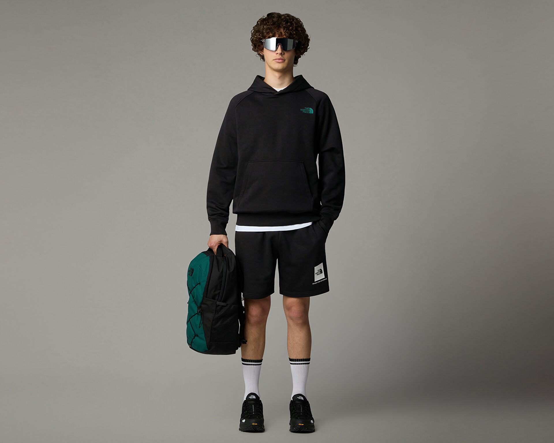 【THE NORTH FACE】ESSENTIAL SHORTS / NS6KP01B THE NORTH FACE Erkek M BOX NSE REGULAR SHORT Siyah