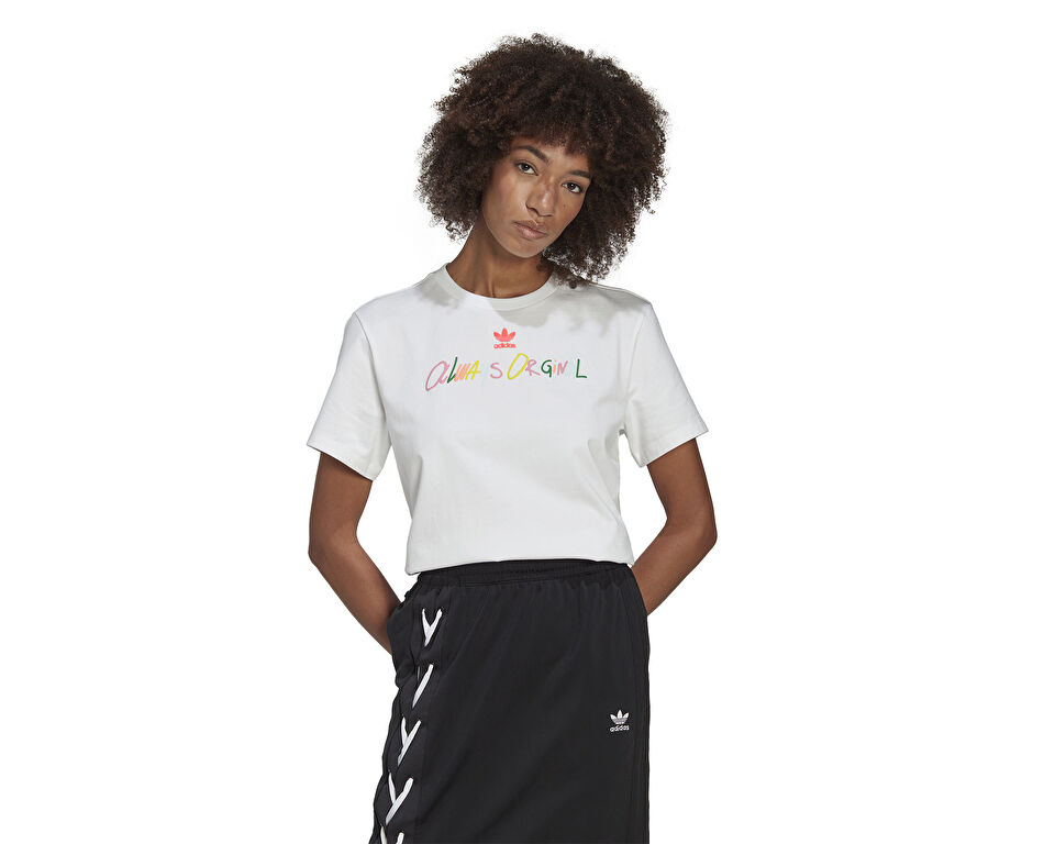 adidas Graphic Tee Kadın Günlük Tişört HK5072 Beyaz